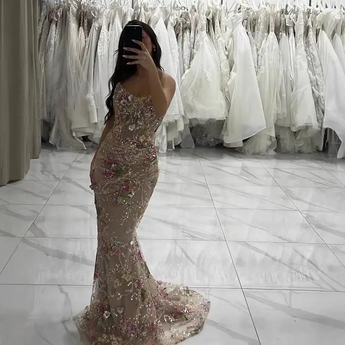 Robe de soirée sirène transparente ornée de perles florales couleur nude de luxe Serene Hill 2026 po