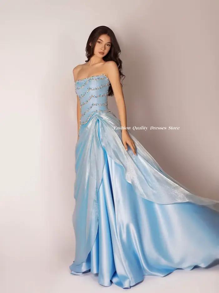 Robes de soirée de luxe bleu ciel en satin brillant, sans bretelles, avec plusieurs garnitures en st