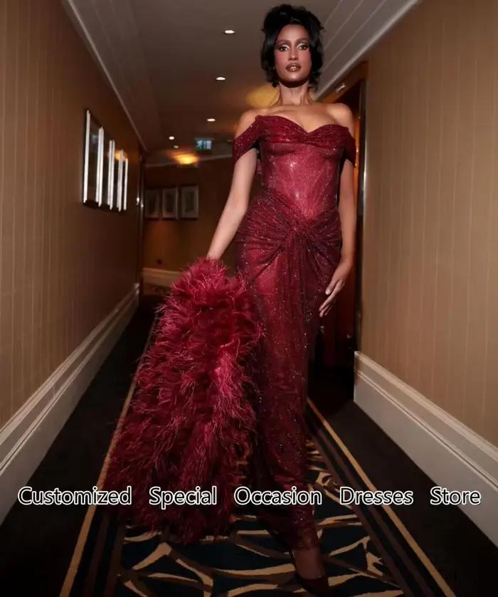 Robe de soirée rouge généreuse, style sirène, épaules dénudées, paillettes scintillantes, plissée, r