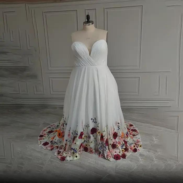 Robe de mariée grande taille personnalisée, brodée colorée, col cœur, dos lacé, traîne balayante, co