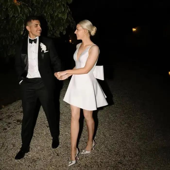 Robe de Soirée de Mariage Courte en Satin Blanc avec Nministériels d, Ligne A, Col en V, Dos Ouvert,