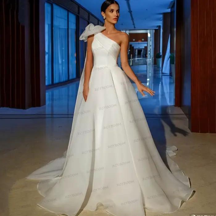 Robe de mariée simple blanche à nœud, à une épaule, 2026, coupe A, longueur au sol, traîne balayante