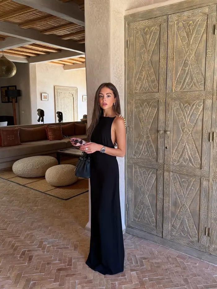 Robe longue noire pour femme avec chaîne perlée dorée, dos ouvert, sans manches, longueur ras du sol