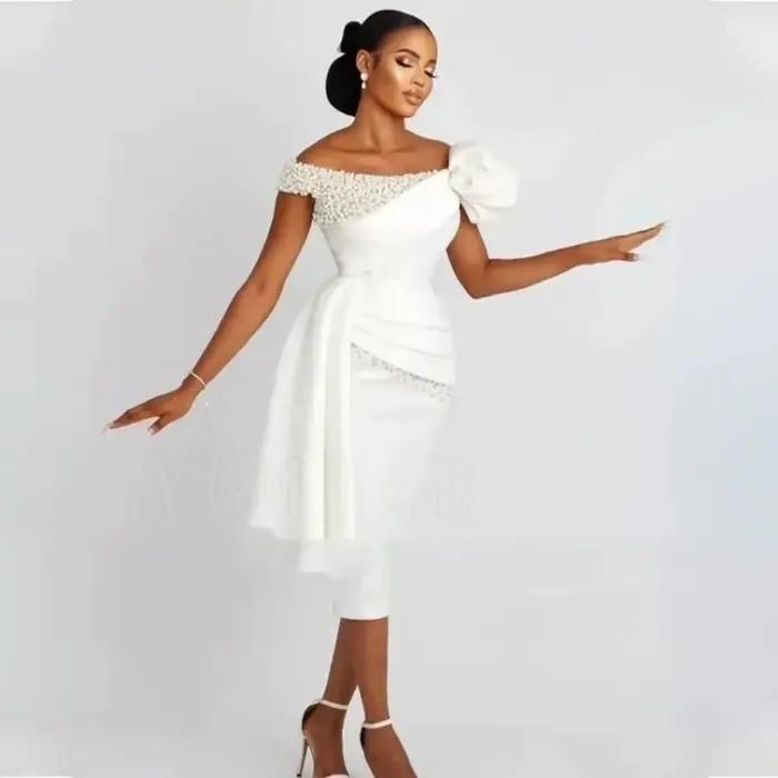 Robes De mariée courtes 2025 pour les mariées perles perlées épaules dénudées longueur au genou robe