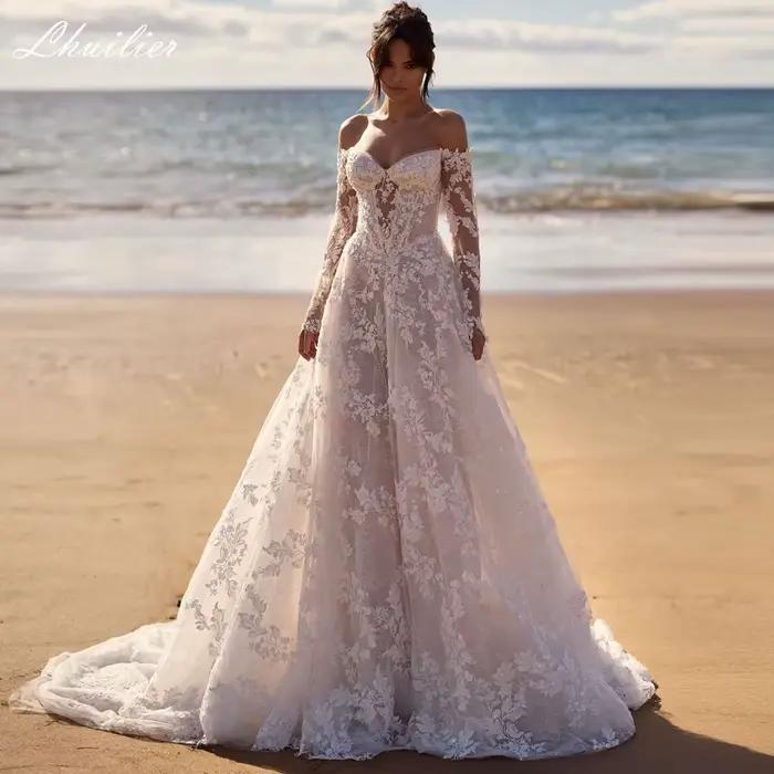 Robes de mariée Lhuillier personnalisées, coupe trapèze, en dentelle illusion, épaules dénudées, orn