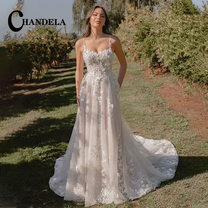 CHANDELA élégant une ligne robes De mariée Appliques dentelle Spaghetti sangle pli Court Train perso