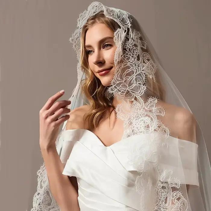 Mantille catholique mariage voiles de mariée dentelle garniture avec peigne fard à joues blanc ivoir