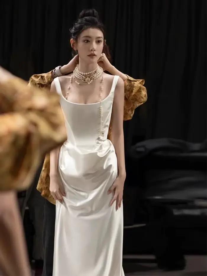Robe de mariée légère en Satin français, Sexy, pour fiançailles, Banquet, Niche, tempérament, bretel