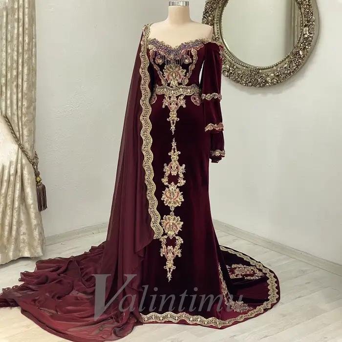 Robe de bal magnifique Valintimu pour femmes, en velours, épaules dénudées, cape, appliques en dente