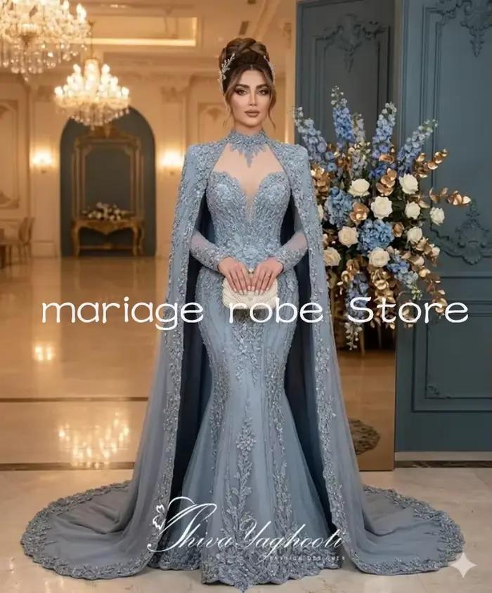 Robe de soirée caftan gris argenté avec cape à manches longues, appliques de luxe perlées, col monta