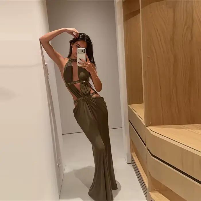 Femmes élégant façonnage longue Vistidos Simple Sexy Chic dos creux conception brillant à lacets rob