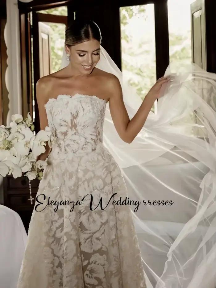 Robe De mariée sans bretelles personnalisée, avec superbes Appliques en dentelle et Silhouette flora
