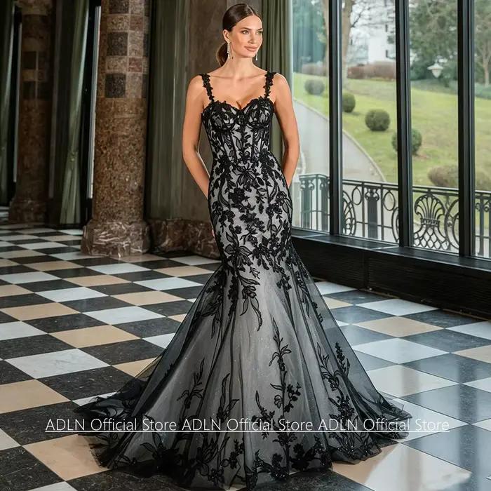 Robe de mariée gothique personnalisée sexy à bretelles spaghetti, décolleté cœur, appliqués, traîne 