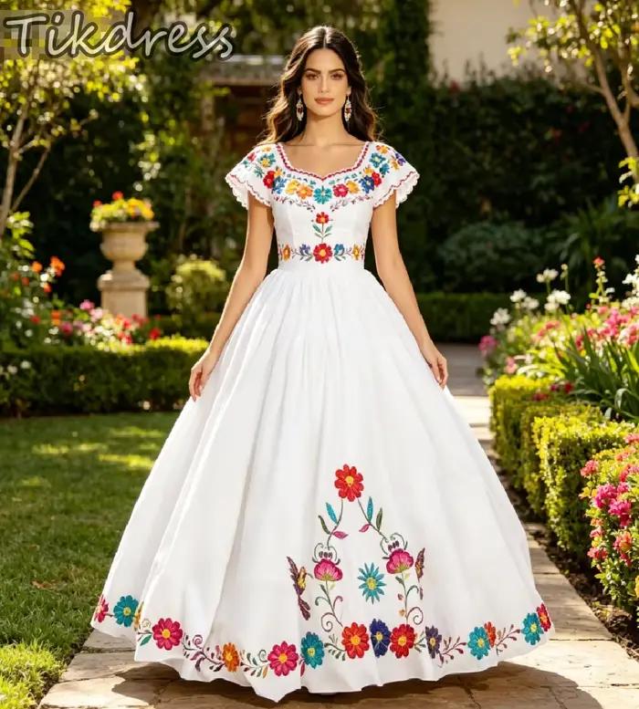 Robe de mariée ethnique mexicaine brodée, épaules dénudées, manches courtes, motif floral coloré, st