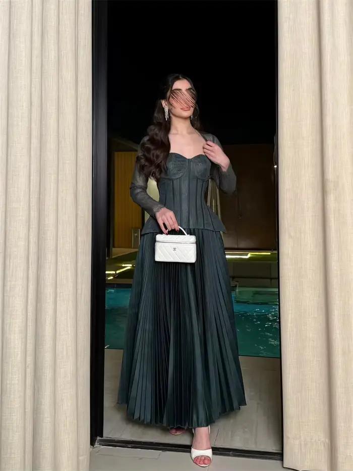 Robe de soirée sur mesure en dentelle turquoise à manches longues