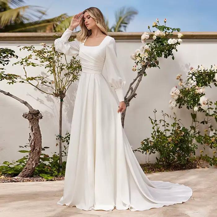 Robe de Mariée Simple à Manches Bouffantes et Col Carré