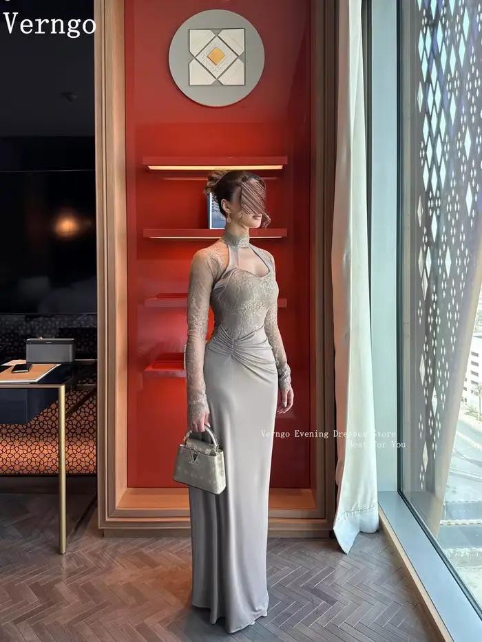 Verngo – robe de soirée élégante en crêpe gris