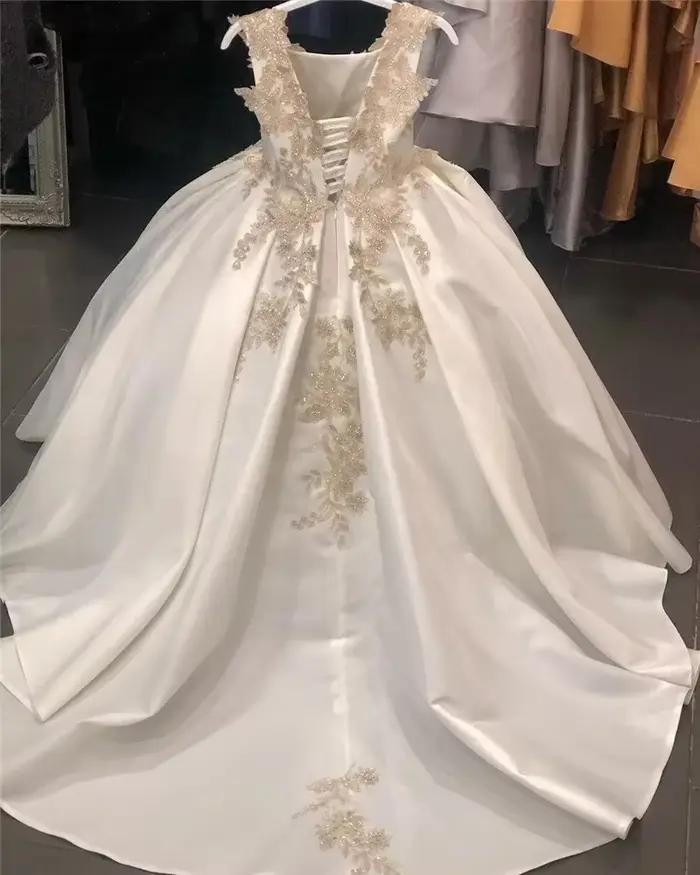 Robe de Rhen satin et dentelle pour filles