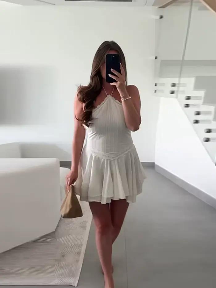 Robe en dentelle tricotée pour femmes col licou dos nu sans manches plissée silhouette A pour soirées et été ```