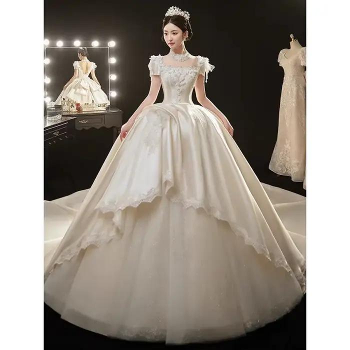 Robe de mariée principale en Satin français