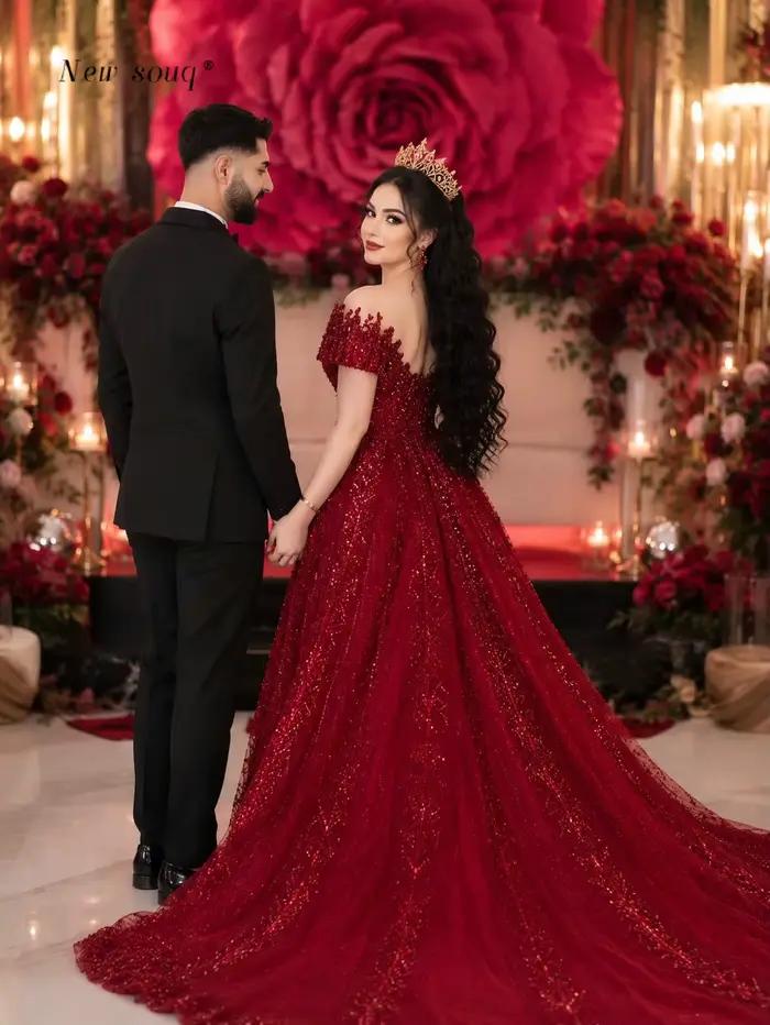 Robes de mariée et de bal de luxe bordeaux à épaules dénudées de Dubaï avec jupes superposées détachables