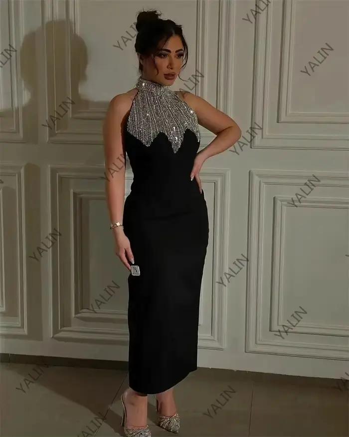 Robes de bal droites noires personnalisées