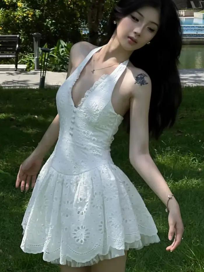 Robe trapèze brodée en dentelle blanche pour femmes