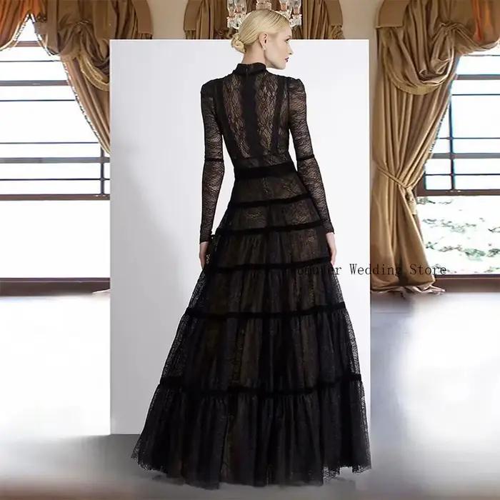 Robe de soirée en dentelle noire