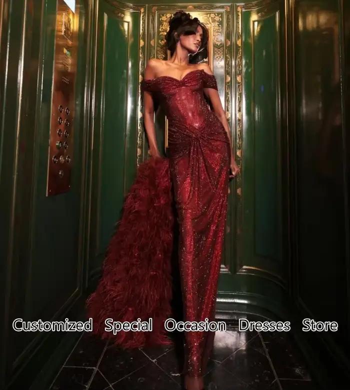 Robe de soirée rouge généreuse