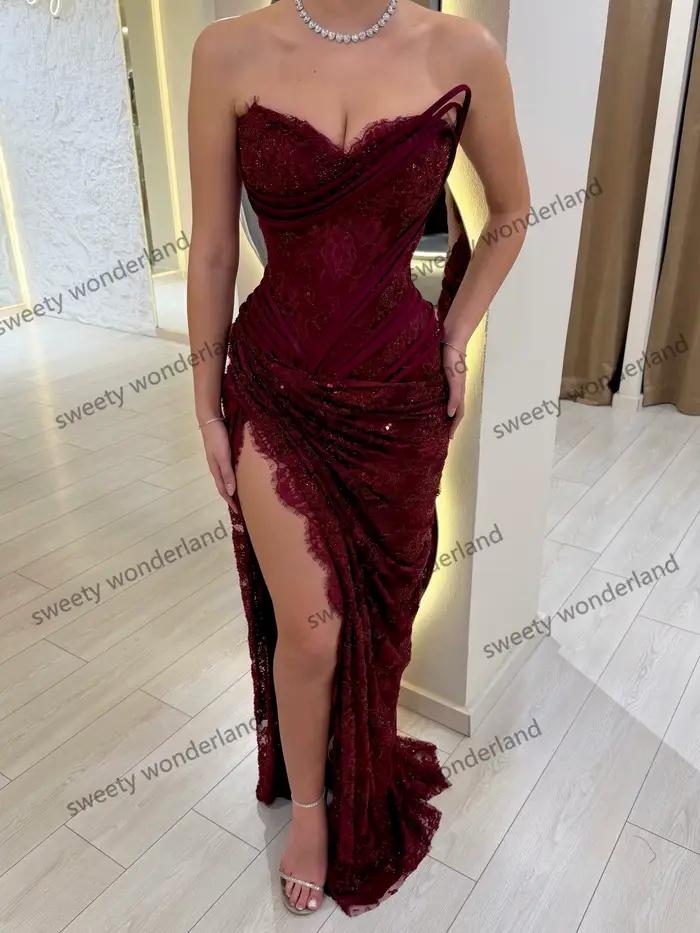Robe de soirée rouge foncé bustier plissée en dentelle
