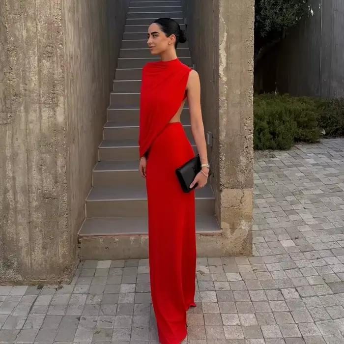 Robe longue asymétrique rouge audacieuse chic