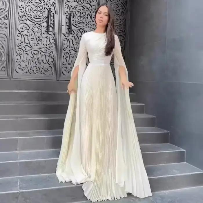 Robe de soirée pour femmes élégante avec manches évasées pliables et col rond pour occasions formelles toute l'année