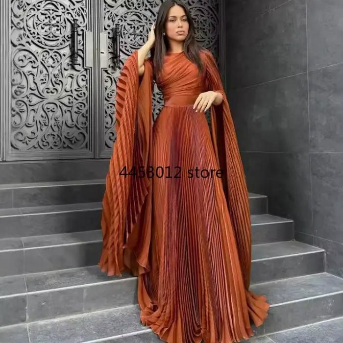 Robe de soirée pour femmes élégante avec manches évasées pliables et col rond pour occasions formelles toute l'année