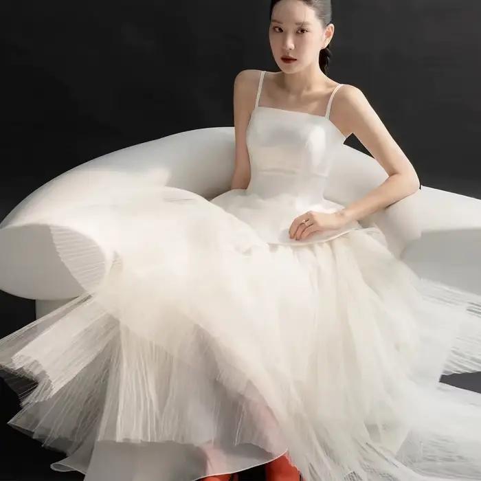 Giyu Robes de mariée élégantes à bretelles spaghetti Crape à plusieurs niveaux Corée Photoshoot