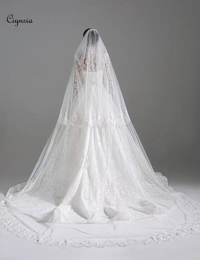 Robes de mariée personnalisées en dentelle ivoire Ciynsia