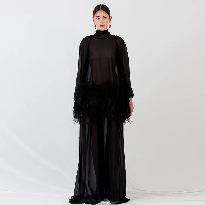Robes de soirée longues en mousseline de soie noire transparente pour femmes avec décoration en plumes