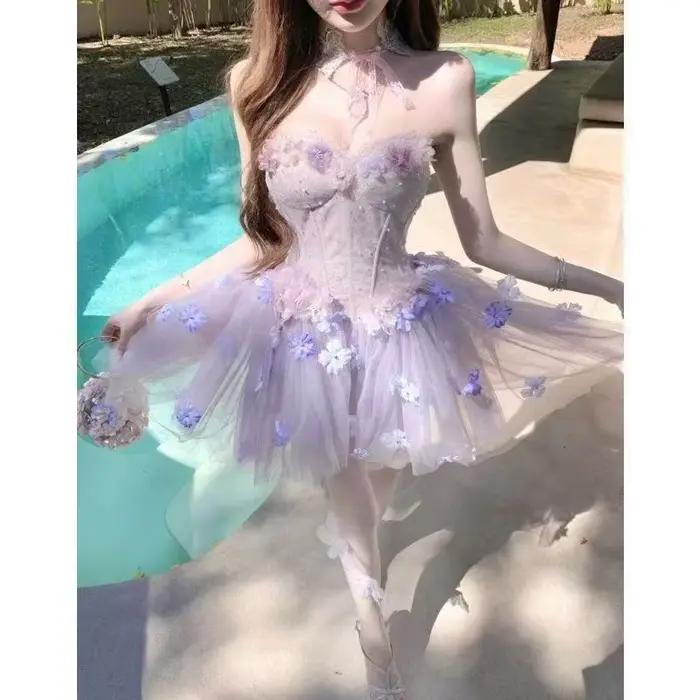 Robe tube brodée florale violette pour l'été 2026
