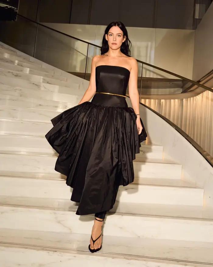 Robe de soirée moderne en taffetas noir