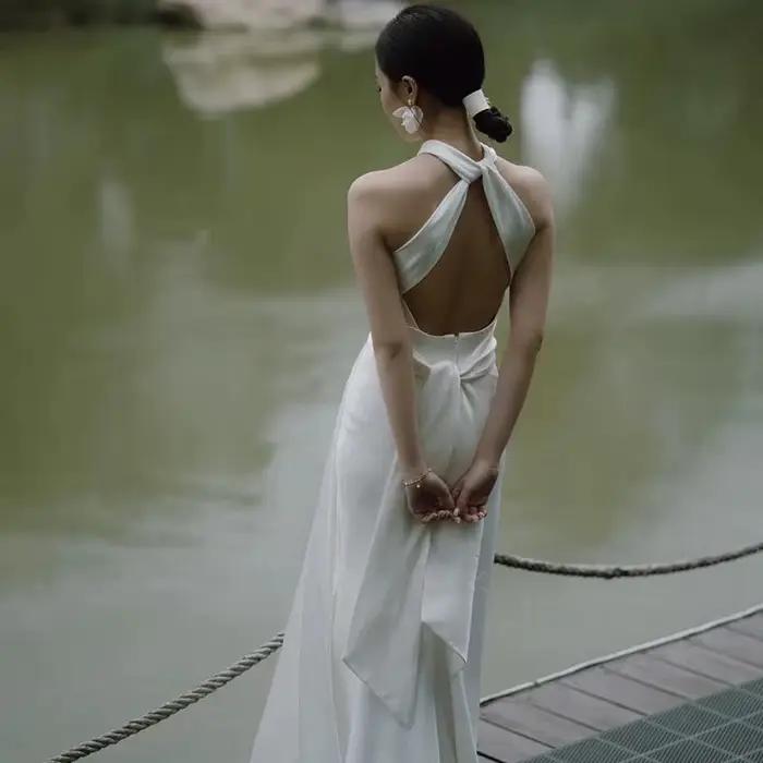 Robe de mariée en satin blanc simple pour femme
