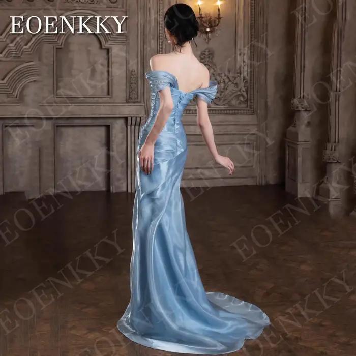 EOENKKY Robe de soirée bleue épaules dénudées élégante style sirène en satin plissé ornée de perles robes