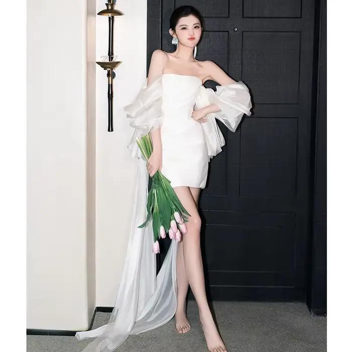 Robe de Mariée Légère Française en Satin Blanc