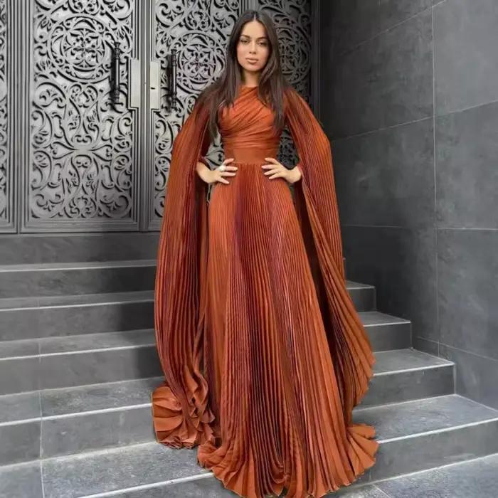 Robe de soirée pour femmes élégante avec manches évasées pliables et col rond pour occasions formelles toute l'année
