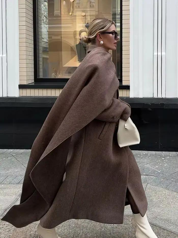 Manteau élégant à double boutonnage pour femmes avec grand col écharpe