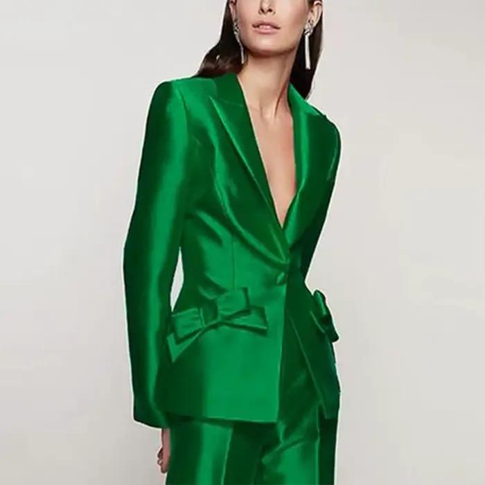 Costumes de créateur en satin pour femmes