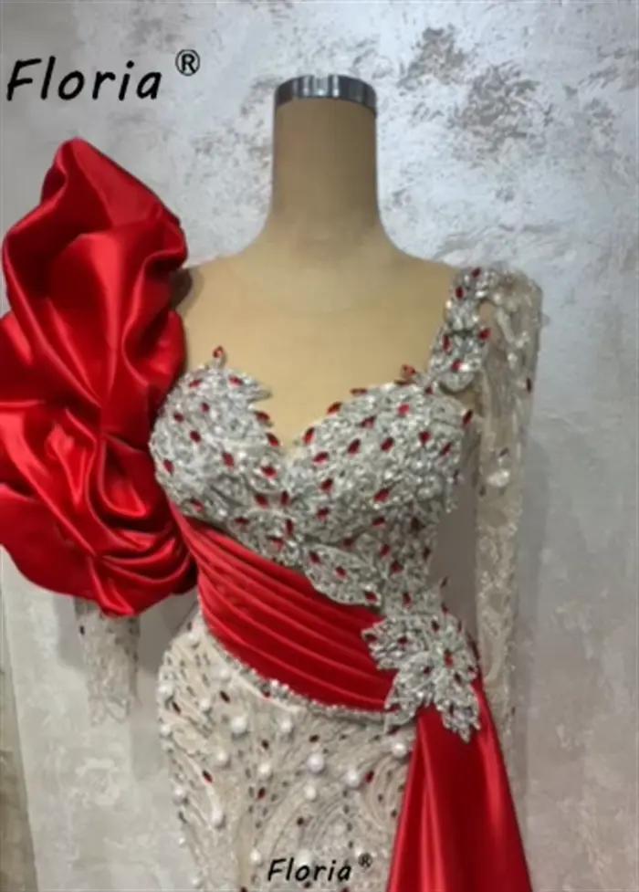 Robe de mariée rouge de Dubaï avec traîne