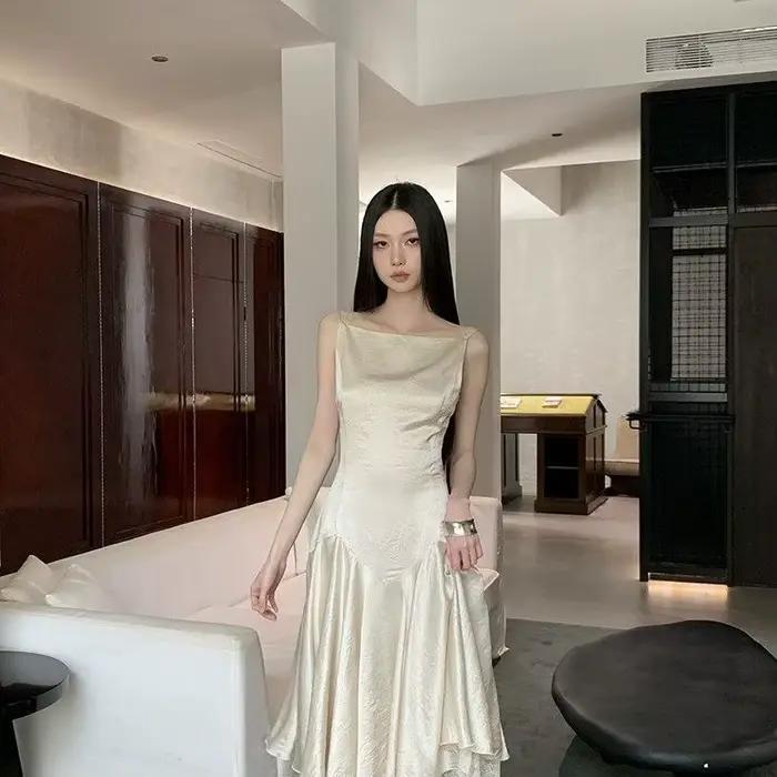 Robe en dentelle, nouvelle collection Printemps-Été 2026
