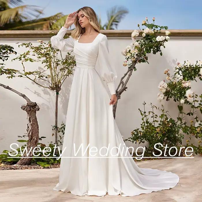 Robe de Mariée Simple à Manches Bouffantes et Col Carré