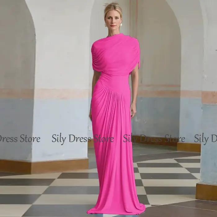 Robe de soirée à col haut et mancherons plissés