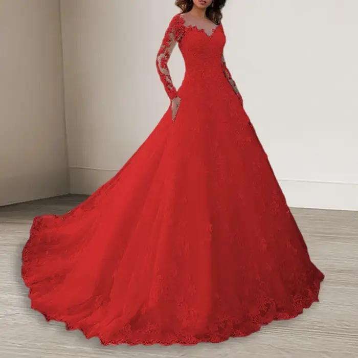 Détail dentelle robe de soirée Cocktail broderie florale