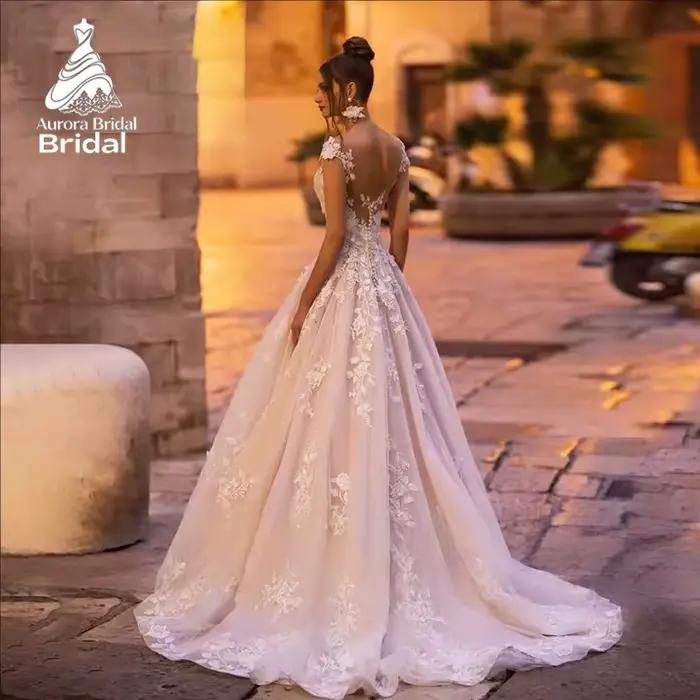 Robe de mariée sur mesure Aurora en polyester avec broderie et dentelle pour cérémonie de mariage ou événement spécial